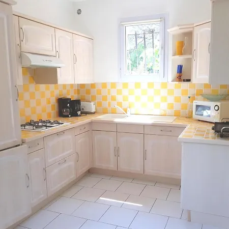 Maison Charmante A Avec Vue Sur Et