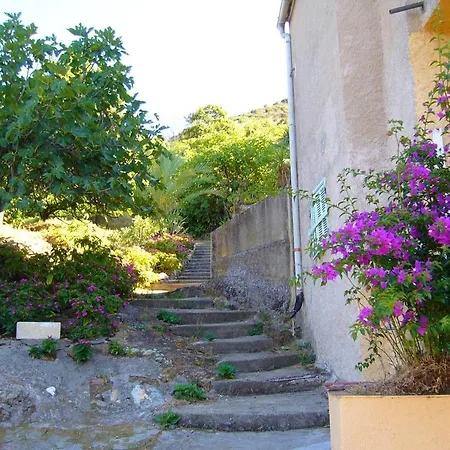 Maison Charmante A Avec Vue Sur Et *